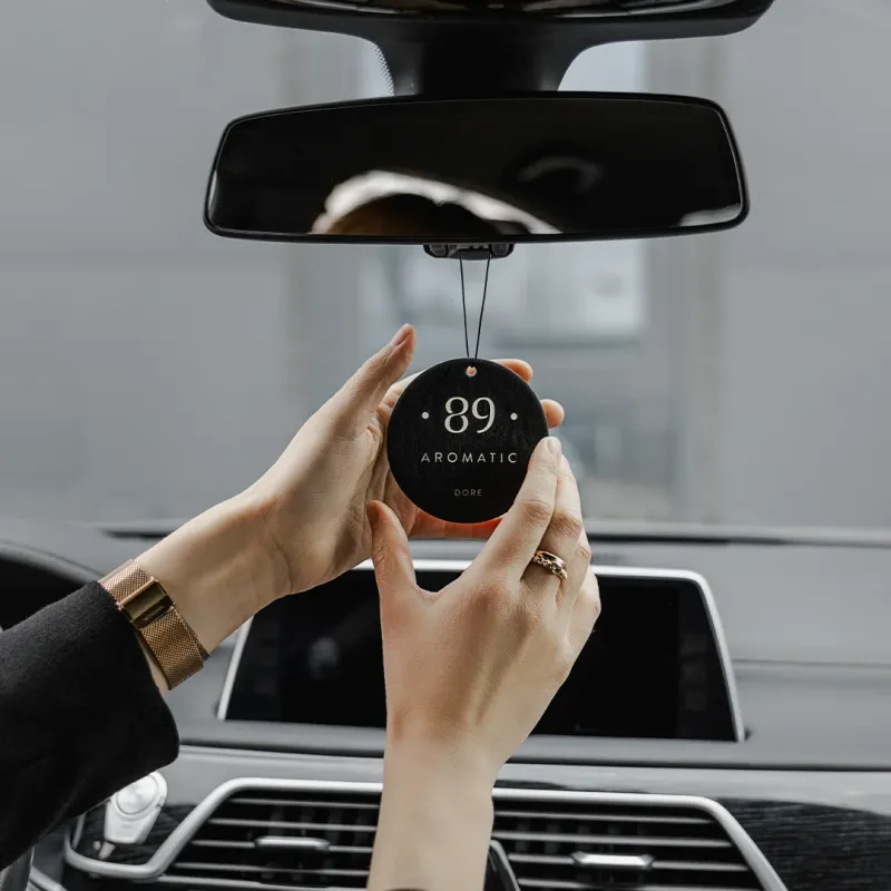 Car scent for everyday use: sweet, fresh or woody?